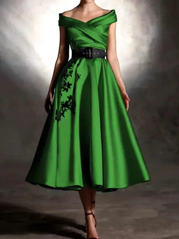 Prom Dress Satin Fabric Designed Neckline Ball Gown Short Sleeves Applique Party Dresses