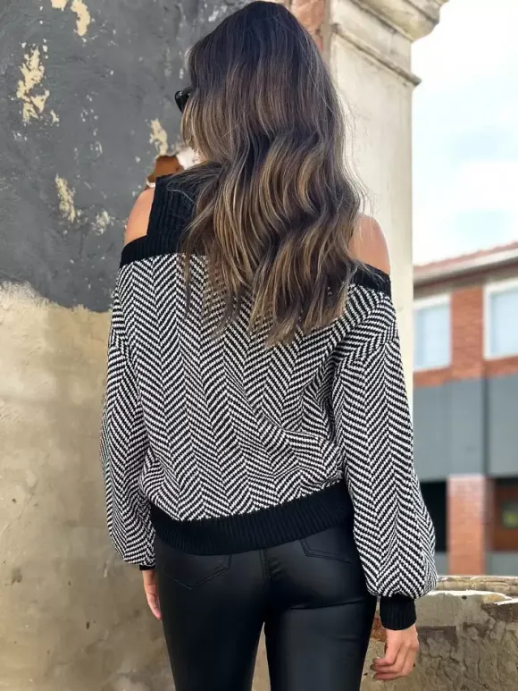 Pullovers For Women Black Color Block Jewel Neck Long Sleeves Open Shoulder Acrylic Sweaters