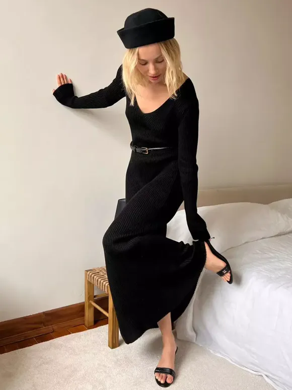 Ribbed Knit V-Neck Slim Fit Long Sleeve Bodycon Maxi Sweater Dress For Women 2026