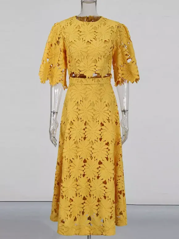 Romantic Yellow Cutout Flower Two Piece Gown For Parties