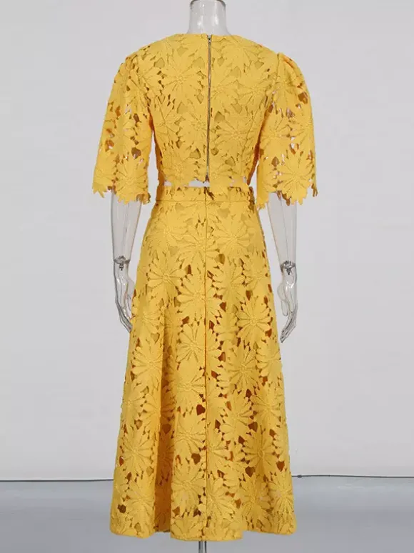 Romantic Yellow Cutout Flower Two Piece Gown For Parties