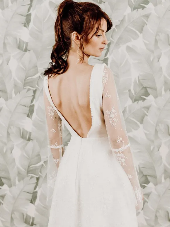 Short Wedding Dress Short V-Neck Long Sleeves A-Line Natural Waist Lace Bridal Dresses