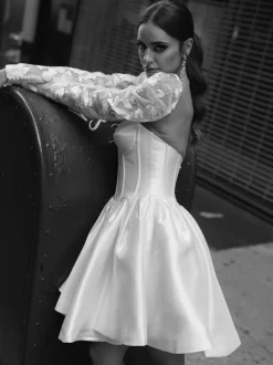 Short Wedding Dress Short Sweetheart Neck Sleeveless Short Natural Waist Lace Bridal Gowns
