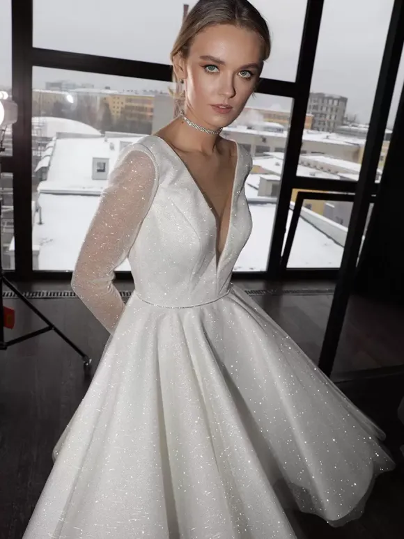 Short Wedding Dress V-Neck Long Sleeves Short Knee-Length Bridal Gowns