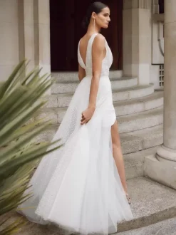 Short Wedding Dress With Train V-Neck Sleeveless A-Line Lace Bridal Gowns