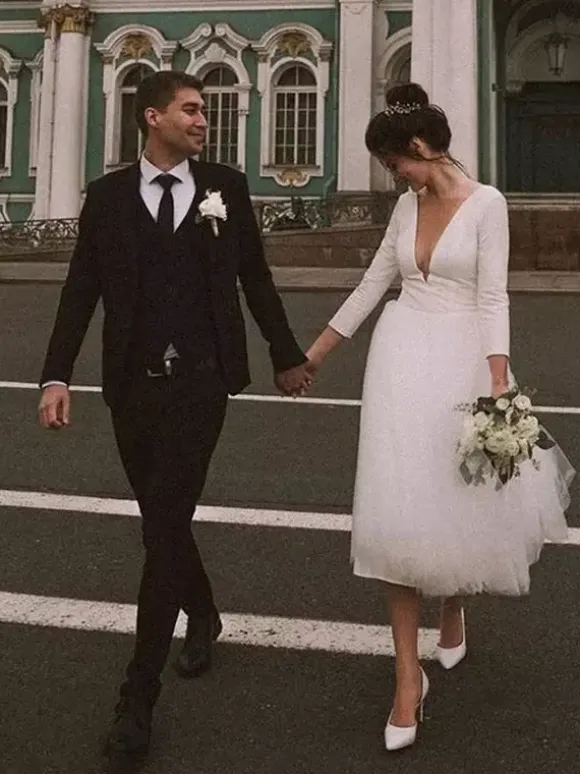 Short Wedding Dresses 2026 Knee-Length V-Neck 3/4 Length Sleeves A-Line Natural Waist Bridal Dresses Free Customization