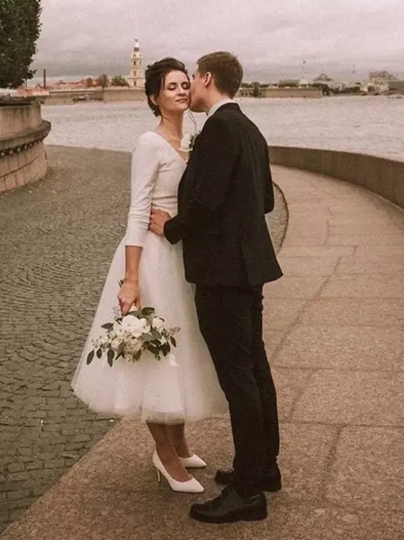 Short Wedding Dresses 2026 Knee-Length V-Neck 3/4 Length Sleeves A-Line Natural Waist Bridal Dresses Free Customization