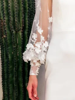 Short Wedding Dresses Jewel Neck Long Sleeves Short Short Bridal Dresses Free Customization