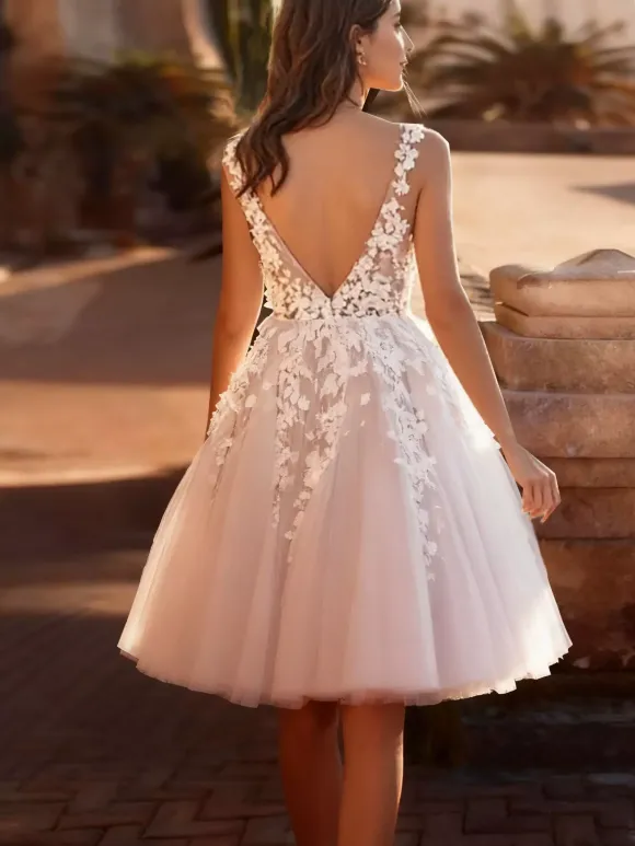 Short Wedding Dresses Knee-Length V-Neck Sleeveless A-Line Natural Waist Tulle Bridal Dresses