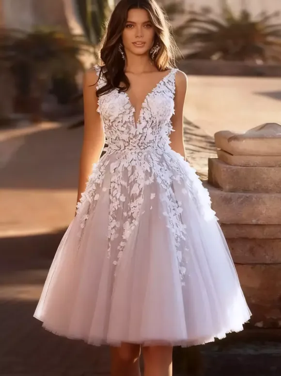 Short Wedding Dresses Knee-Length V-Neck Sleeveless A-Line Natural Waist Tulle Bridal Dresses