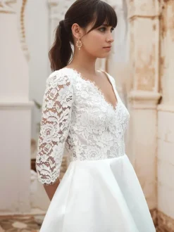Short Wedding Dresses Short V-Neck Half Sleeves Short Natural Waist Lace Bridal Dresses
