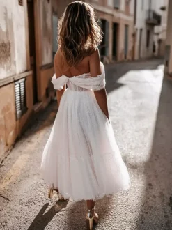 Short Wedding Dresses Tea-Length Sweetheart Neck Sleeveless A-Line Natural Waist Tulle Short Bridal Dress