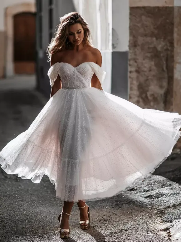 Short Wedding Dresses Tea-Length Sweetheart Neck Sleeveless A-Line Natural Waist Tulle Short Bridal Dress
