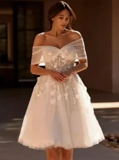 Short Wedding Dresses Designed Neckline Short Sleeves A-Line Short Bridal Gowns