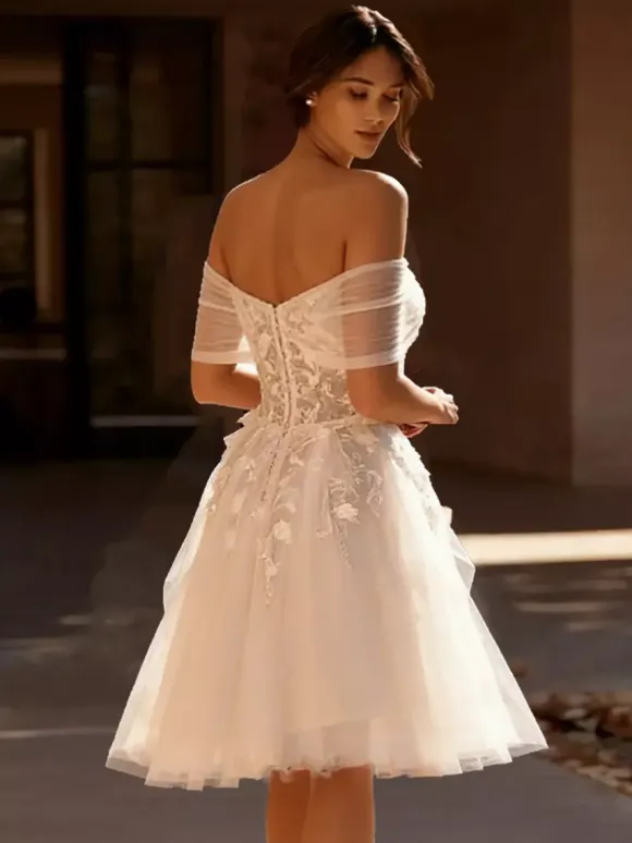 Short Wedding Dresses Designed Neckline Short Sleeves A-Line Short Bridal Gowns