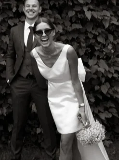 Short Wedding Dresses V-Neck Sleeveless Short Short Bridal Dresses