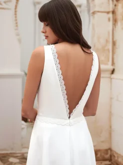 Short Wedding Dress Knee-Length V-Neck Sleeveless Short Natural Waist Satin Fabric Short Bridal Dress