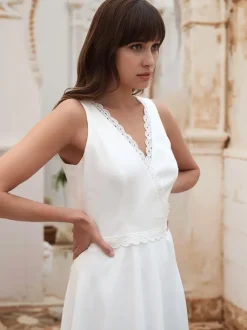 Short Wedding Dress Knee-Length V-Neck Sleeveless Short Natural Waist Satin Fabric Short Bridal Dress