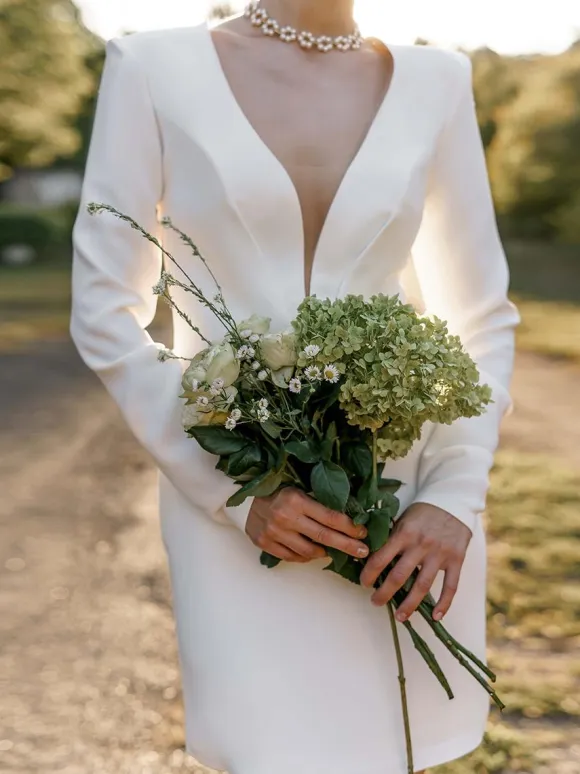 Short Wedding Dress V-Neck Long Sleeves Sheath Short Bridal Gowns