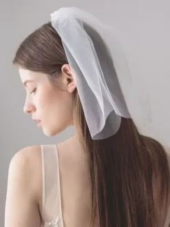 Short Wedding Veil Ivory Tulle Two-Tier Cut Edge Bridal Veil