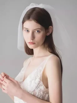 Short Wedding Veil Ivory Tulle Two-Tier Cut Edge Bridal Veil