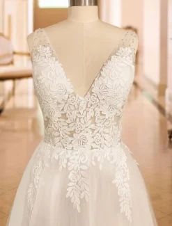 Simple Wedding Dress 2026 A Line V Neck Straps Sleeveless Lace Appliqued Tulle Bridal Gown