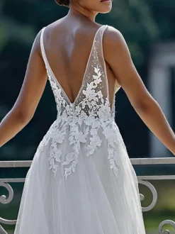Simple Wedding Dress 2026 A Line V Neck Straps Sleeveless Lace Appliqued Tulle Bridal Gown