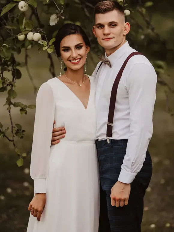 Simple Wedding Dress A-Line V-Neck Long Sleeves Bridal Gowns Free Customization