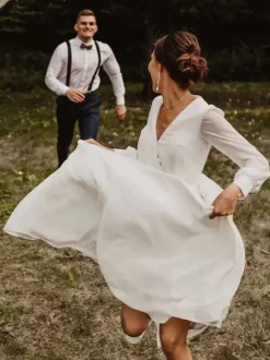 Simple Wedding Dress A-Line V-Neck Long Sleeves Bridal Gowns Free Customization