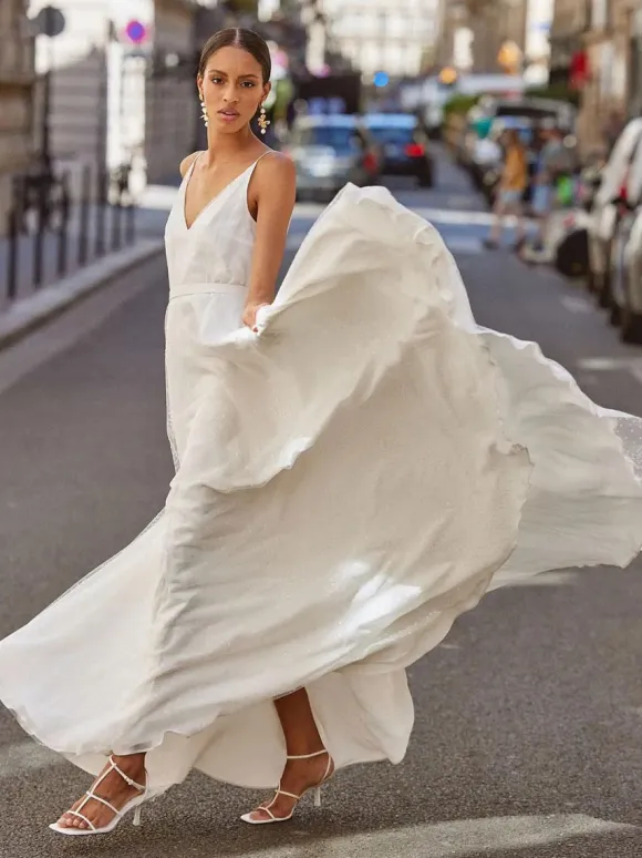 Simple Wedding Dress A-Line V-Neck Sleeveless Bridal Gowns