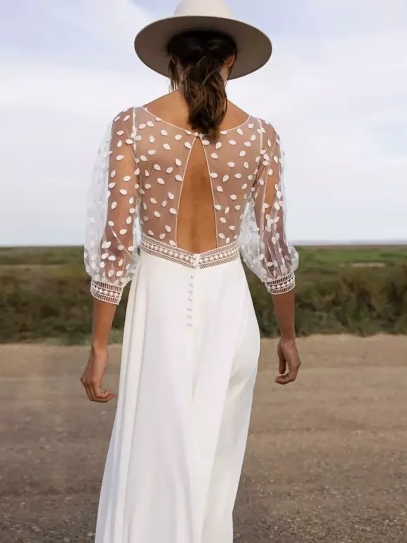 Simple Wedding Dress Ball Gown V-Neck 3/4 Length Sleeves Lace Bridal Gowns