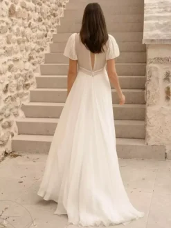 Simple Wedding Dress Ball Gown V-Neck Short Sleeves Pleated Bridal Gowns