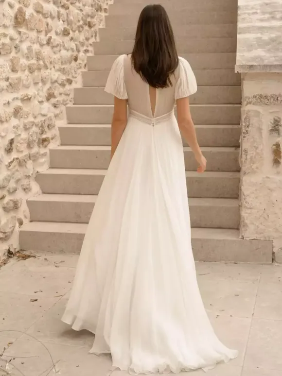 Simple Wedding Dress Ball Gown V-Neck Short Sleeves Pleated Bridal Gowns