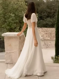 Simple Wedding Dress Ball Gown V-Neck Short Sleeves Pleated Bridal Gowns
