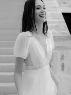Simple Wedding Dress Ball Gown V-Neck Short Sleeves Pleated Bridal Gowns
