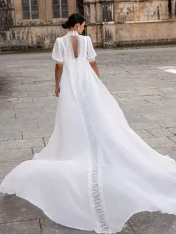 Simple Wedding Dress Ball Gown Jewel Neck Short Sleeves Ruffles 30cm Bridal Gowns