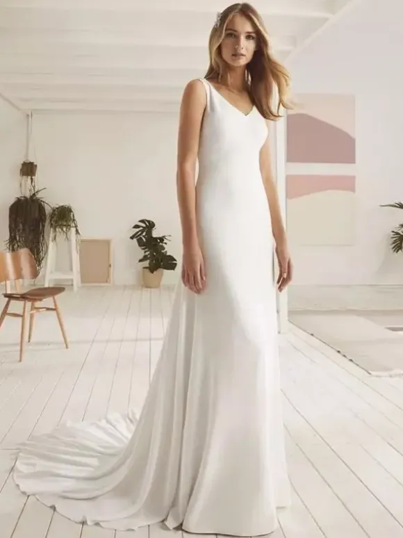 Simple Wedding Dress Ball Gown V-Neck Sleeveless Lace 40cm Bridal Gowns