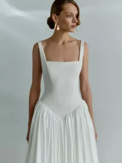 Simple Wedding Dress Basque Waist Ball Gown Square Neck Sleeveless 50cm Bridal Dresses