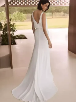 Simple Wedding Dress Chiffon V-Neck Sleeveless Pleated Mermaid Bridal Gowns