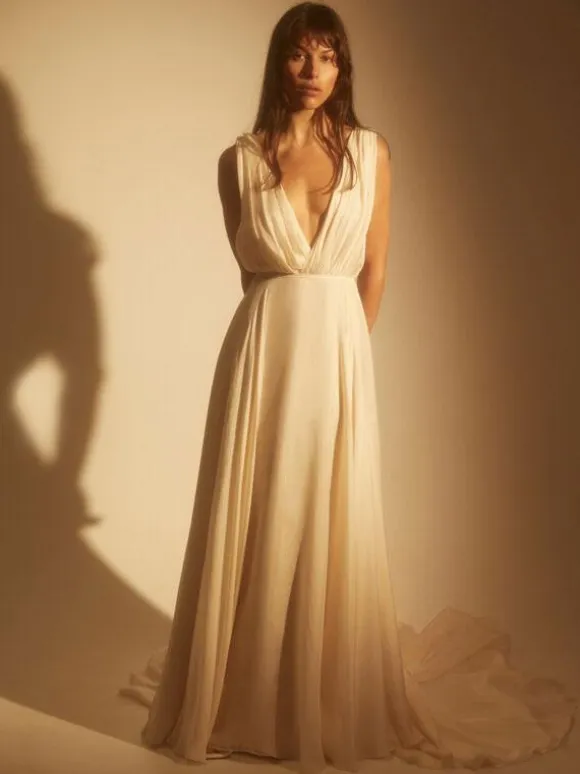 Simple Wedding Dress Chiffon V-Neck Sleeveless Pleated A-Line Bridal Dresses Free Customization