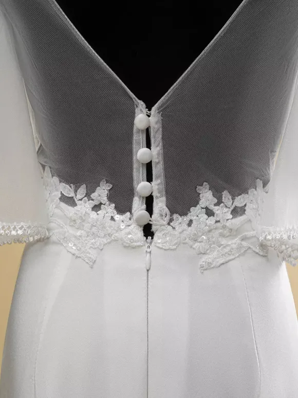 Simple Wedding Dress Lace Illusion Neckline Short Sleeves Lace Ball Gown 40cm Bridal Gowns