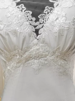 Simple Wedding Dress Lace Illusion Neckline Short Sleeves Lace Ball Gown 40cm Bridal Gowns