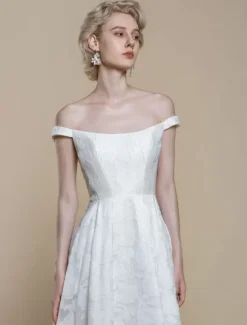 Simple Wedding Dress Polyester Bateau Neck Flowers A-Line Bridal Dresses