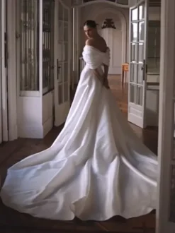 Simple Wedding Dress Polyester Designed Neckline Sleeveless Bows Ball Gown 50cm Bridal Dresses
