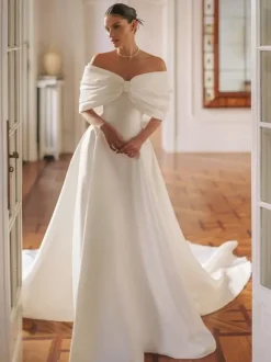Simple Wedding Dress Polyester Designed Neckline Sleeveless Bows Ball Gown 50cm Bridal Dresses