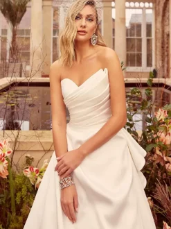 Simple Wedding Dress Satin Fabric Strapless Sleeveless Pleated A-Line Bridal Gowns