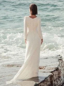 Simple Wedding Dress Sheath Jewel Neck Long Sleeves Buttons Bridal Dresses