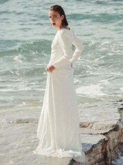 Simple Wedding Dress Sheath Jewel Neck Long Sleeves Buttons Bridal Dresses