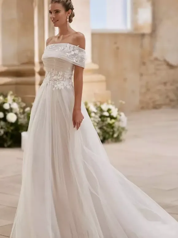 Simple Wedding Dress Tulle Strapless Short Sleeves Applique A-Line Bridal Gowns
