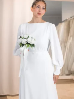 Simple Wedding Dress A-Line Jewel Neck Long Sleeves Bridal Dresses